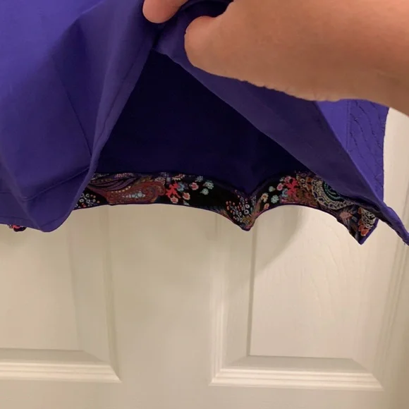 Vera Bradley scrub top Purple top LARGE - Picture 4 of 4